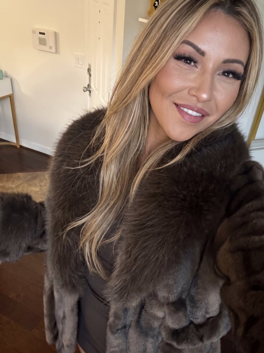 Women's Brown Faux Fur Coat Belted Jacket Plush Winter Lapel Collar - Picture 3 of 7